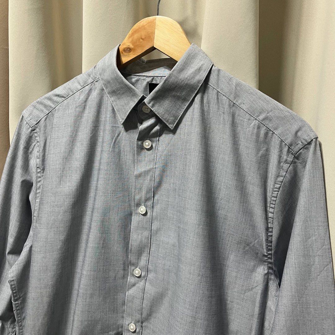 H&M Gray Long Sleeve (Category: Tshirts & Polo Shirts ) located in Bulacan. Submitted by ishrm (Listing ID 1433875969, Image 2). Description: M on Tag No Issue Shoulder- 19in Sleeves- 24.5in Length-26in Width-22in MOD: J&T only MOP: GCash (Payment first).