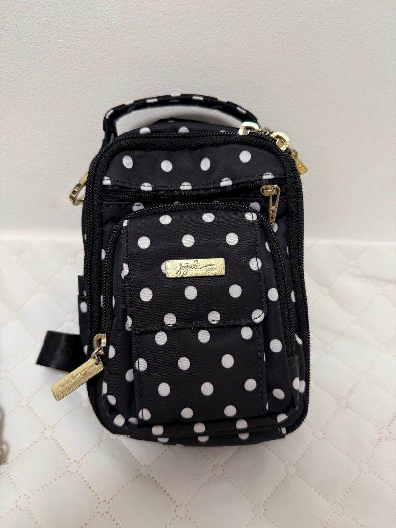 JuJuBe Duchess BFF + MBRB + Be Quick (Category: Diaper Bags & Wetbags) located in Davao. Submitted by marisantospreloved (Listing ID 1433964265, Image 3). Description: GUC Duchess MBRB + Be Quick (short strap only) + BFF with shoulder straps only 🏷️ P1,800 + SF 📍Davao City 💰 GCASH/MAYA.