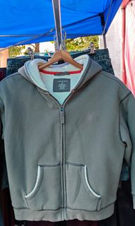 (Category: ) located in . Submitted by cavitethrifting (Listing ID 1433975463, Image 1). Description: .