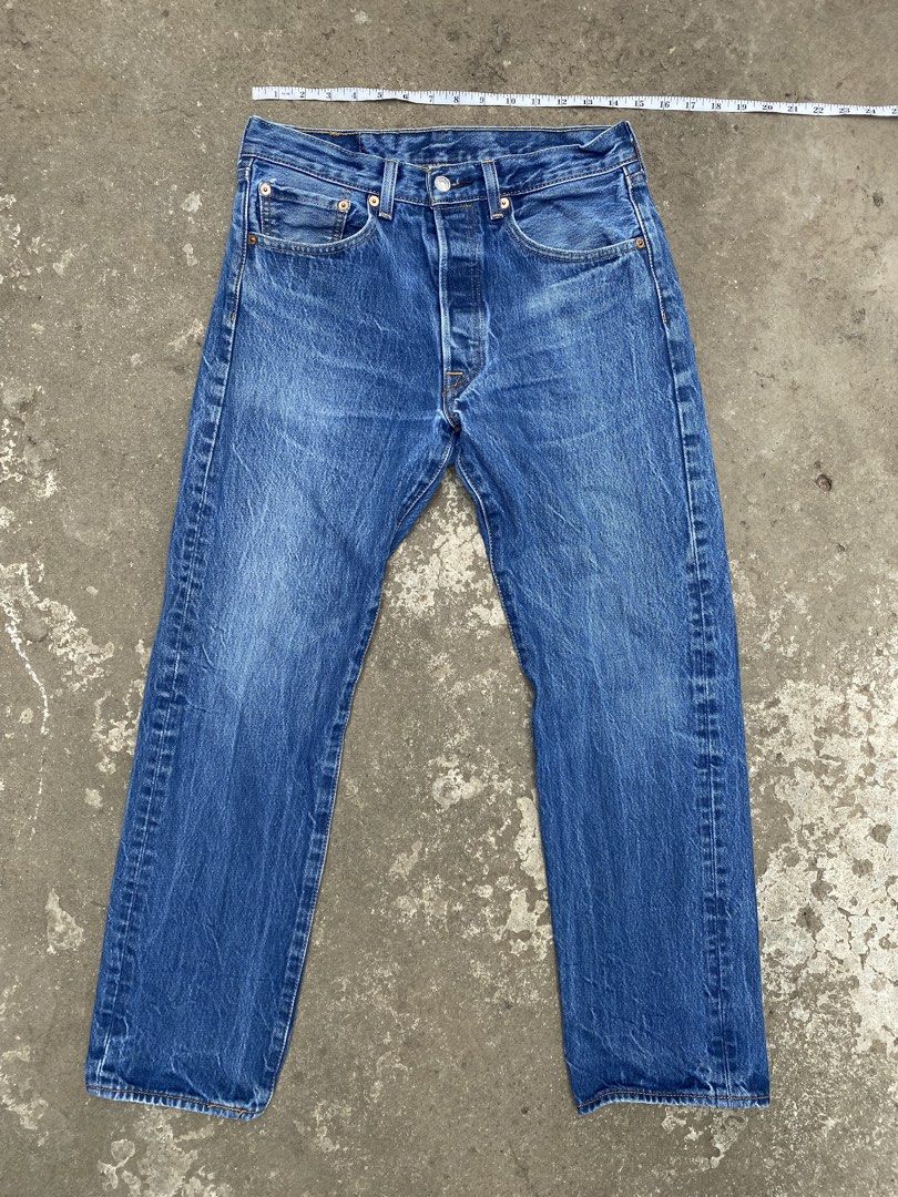 Levi's 501 Jeans - W32 L32 (Category: Jeans) located in Los Banos. Submitted by ejb418 (Listing ID 1433841340, Image 3). Description: - Authentic Levi's 501 Jeans - Size: W32 L32 - Features: - Button fly - Classic five-pocket design - Medium wash - Straight leg fit - Levi's red tab - Tag indicates year 2000 - Free Sf.