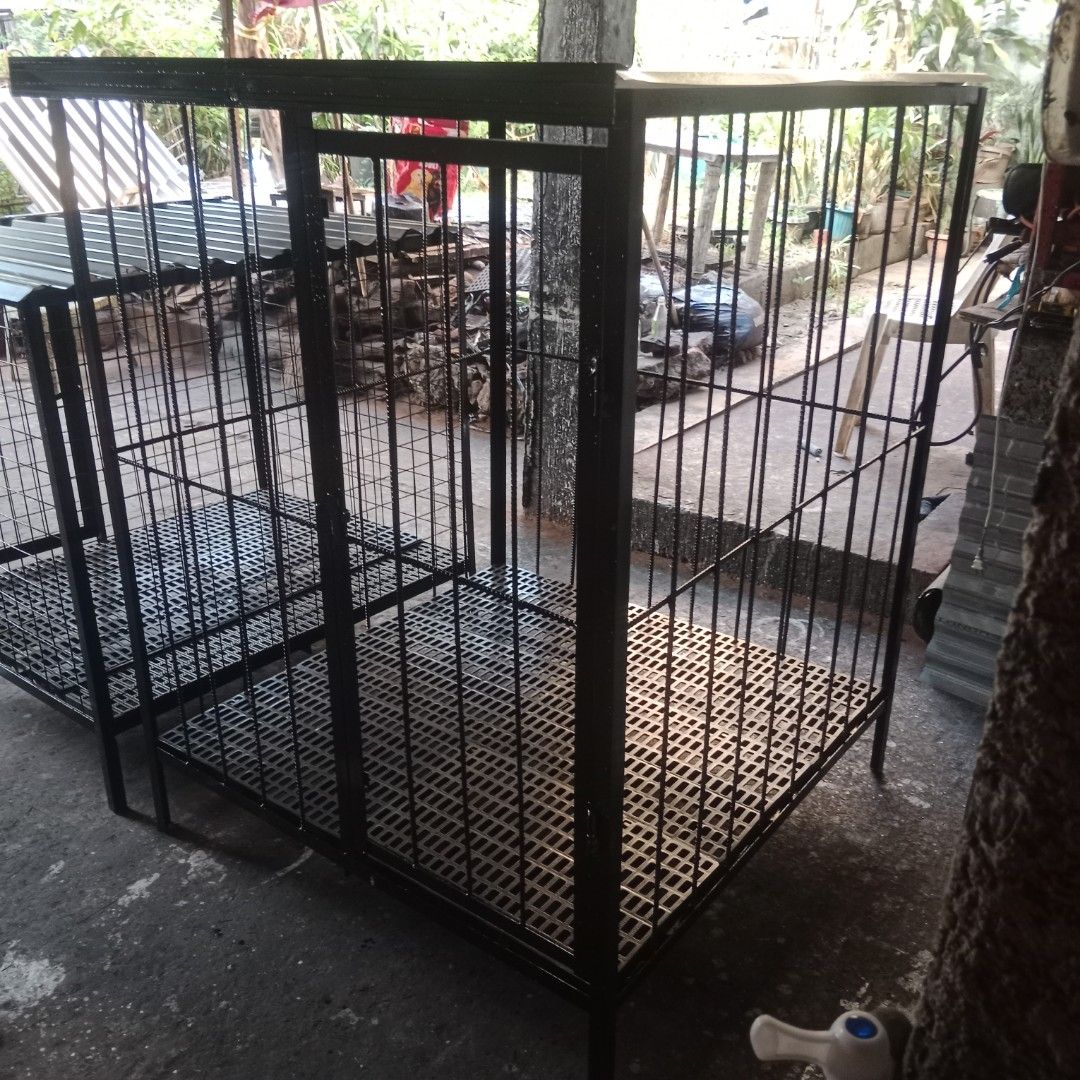 Metal Dog Cage 3x3x4 (Category: Homes & Other Pet Accessories) located in Cainta. Submitted by tinybubblesmadredecacao (Listing ID 1433884376, Image 1). Description: - Sturdy metal dog cage - Spacious interior for medium-sized dogs - Slotted floor for easy cleaning - Convenient door access - Provides a safe and secure environment for your pet.