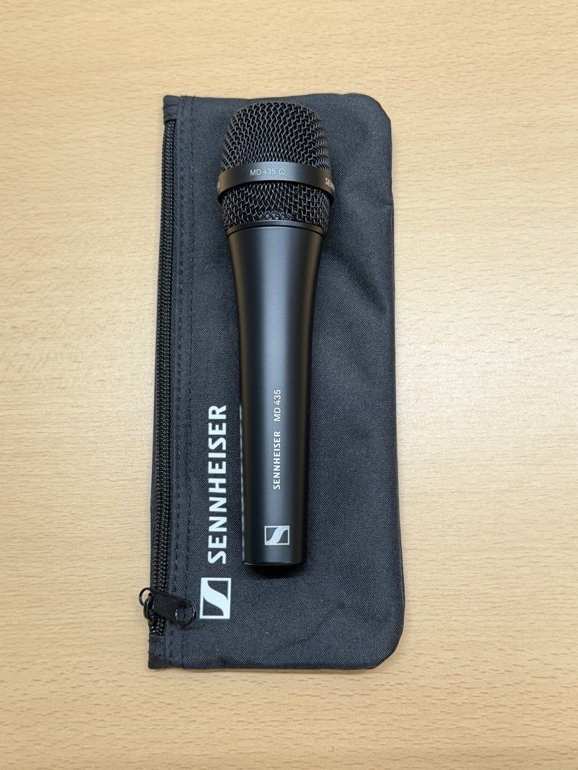 Microphone437763491612610560