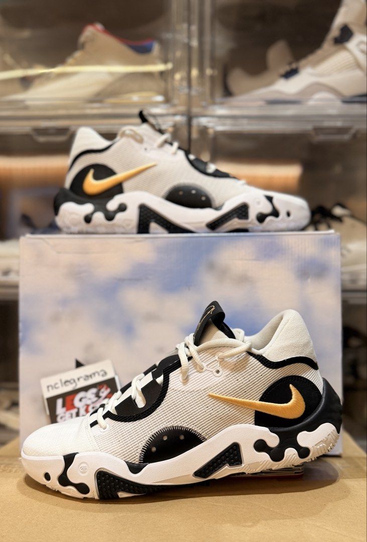 Nike PG 6 White Black Orange Chalk (9us) (Category: Sneakers) located in Pasig City. Submitted by nclegrama (Listing ID 1433851977, Image 1). Description: PLEASE READ - PRICE IS ALREADY POSTED This is my only account - beware of scammers 😅 Size 9 us ✅ Meet-ups - SM Marikina / Ayala Feliz / Eastwood City ✅ PM me if interested 📦 For Shipping (Grab/Lalamove)- fee must be shouldered by the buyer.