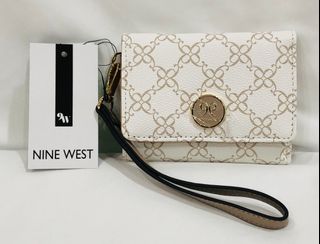 (Category: ) located in . Submitted by thesouthbeachedit (Listing ID 1433806470, Image 1). Description: .