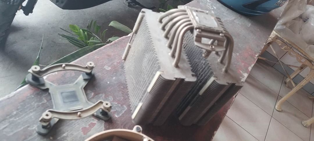 Noctua NH-D14 CPU Cooler with Fans (Category: Computer Parts) located in San Pedro. Submitted by gamer.since.80s (Listing ID 1433841775, Image 2). Description: - Noctua NH-D14 CPU cooler included - Features a dual-tower heatsink design - Comes with two Noctua fans (1pc. 120mm and 1pc. 140mm) - For intel 115X socket mounting hardware only - Ideal for high-performance builds.