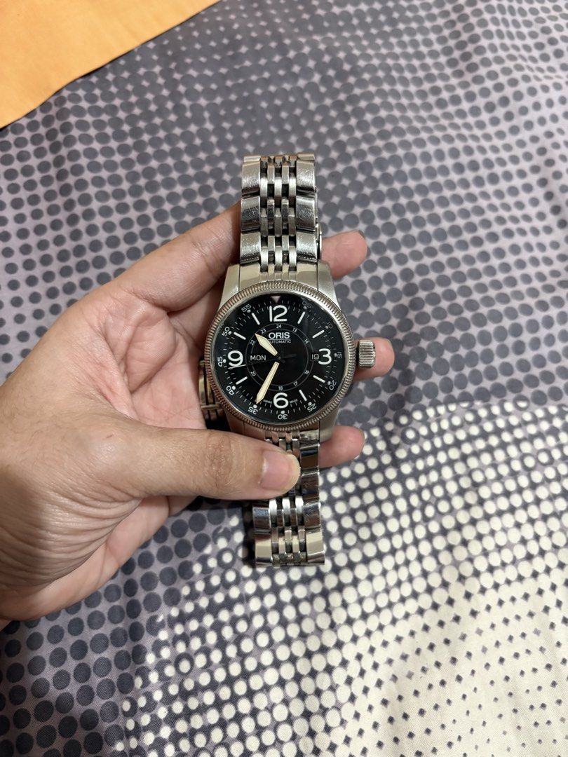Oris Big Crown ProPilot Automatic Watch (Category: Men's Watches) located in Pasig City. Submitted by kaiplays (Listing ID 1433919127, Image 1). Description: - Oris Big Crown ProPilot watch - Black dial - Stainless steel case and bracelet - Day and date display - Exhibition case back - Oris logo on clasp Location : Pasig City Send me your offers 💕.