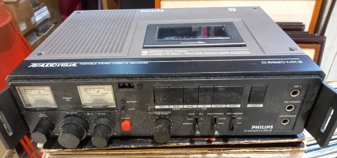 Philips D6820 MK2 Portable Stereo Cassette Recorder...gd working444442304211865600