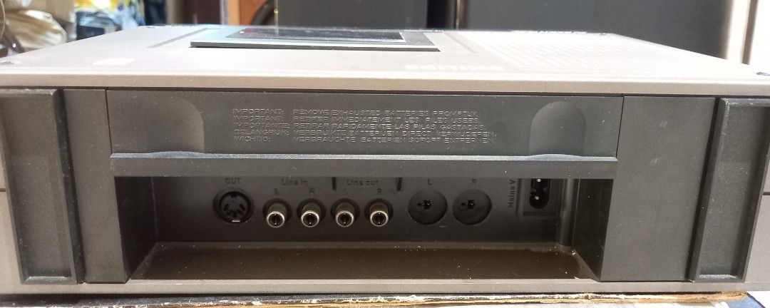 Philips D6820 MK2 Portable Stereo Cassette Recorder...gd working444442304211865602