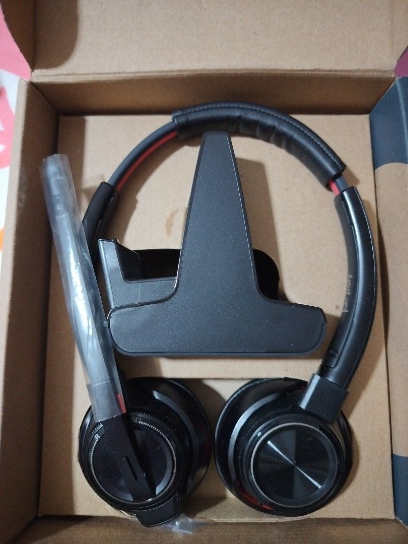 PLANTRONICS

Plantronics PLNW8220 Savi 8200 Series Wireless Dect Headset System