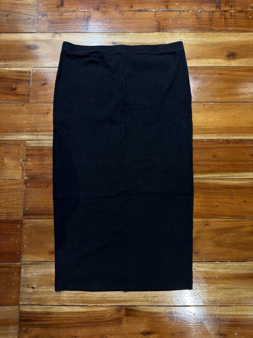 Plus Size Shein Black Pencil Skirt 3XL (Category: Skirts) located in Cainta. Submitted by charkivesells (Listing ID 1433942921, Image 2). Description: - Black midi pencil skirt - Fitted silhouette - Solid black color - Size: 3XL - Made in China MOP: gcash/maya/gotyme MOD: lalamove/ggx/j&t LOC: Cainta, Rizal.