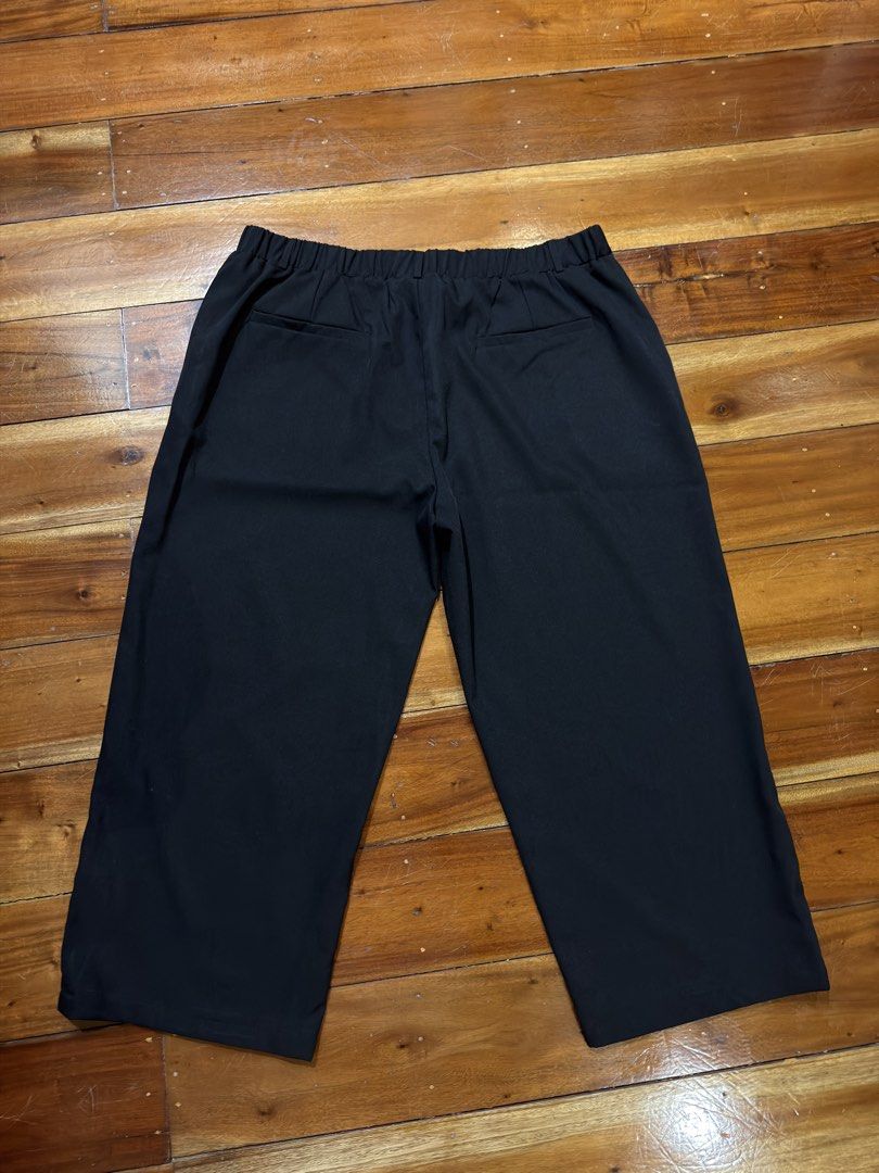 Plus Size Shein Curve 4XL Black Culottes (Category: Other Bottoms) located in Cainta. Submitted by charkivesells (Listing ID 1433934199, Image 2). Description: - Shein Curve black culottes - Size: 4XL - Features: - Elastic waistband - Two back pockets - Wide leg - Lightweight fabric DIMENSIONS IN CM: Waist 59, Hips 65, Length 100 MOP: GCASH/MAYA/GOTYME MOD: LALAMOVE/GGX/J&T LOC: Cainta, Rizal.