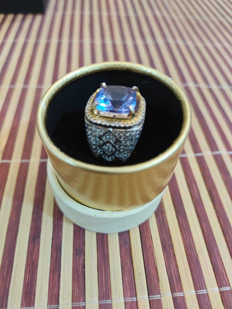 Gemstone ring (Category: Precious Stones) located in Singapore. Submitted by onestopshopppp (Listing ID 1433901564, Image 1). Description: Message me for more information. Thank you.