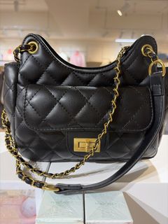（分類：）位於 。 由 lasika15 提交（商品編號 1433830885，圖片 1）。簡介： 。