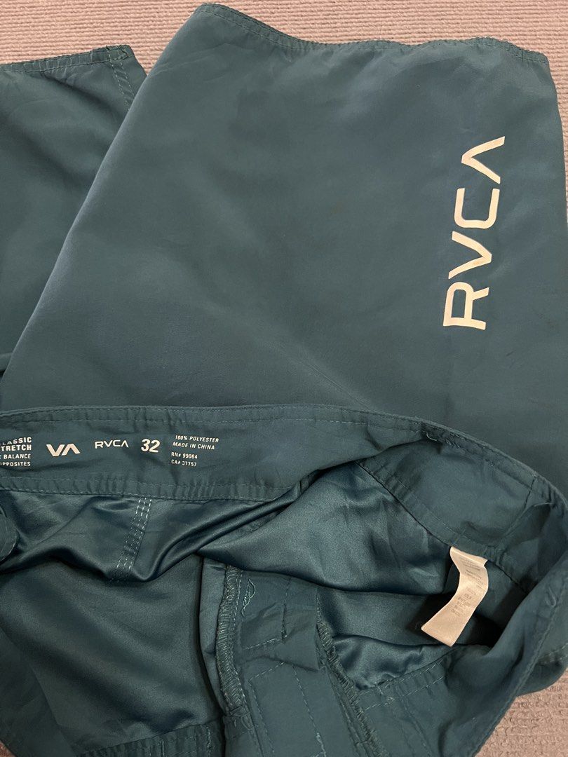 RVCA Eastern Trunk board shorts 32 (Category: Swim Trunks & Board Shorts) located in Aparri. Submitted by amnorthloots (Listing ID 1433784834, Image 3). Description: RV/CA Eastern Trunk 18” board shorts 32 Good as new No issue Color rate 9.5/10 Dimes Width 32” Length 20” Leg Opening 11.5” 🏷️500+sf 📍Aparri Cagayan.