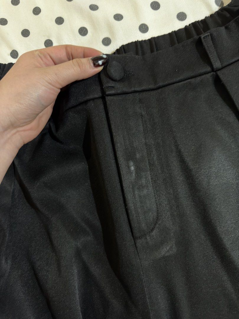 SHEIN Curve 3XL Black Culottes (Category: Other Bottoms) located in Cainta. Submitted by charkivesells (Listing ID 1433933920, Image 3). Description: - SHEIN Curve black culottes - Size: 3XL - Features: - Button closure - Pleats at the front - Elastic waistband at the back - Made in China DIMENSIONS IN CM: Waist 60, Hips 76, Length 99 MOP: GCASH/MAYA/GOTYME MOD: LALAMOVE/GGX/J&T LOC: Cainta, Rizal.