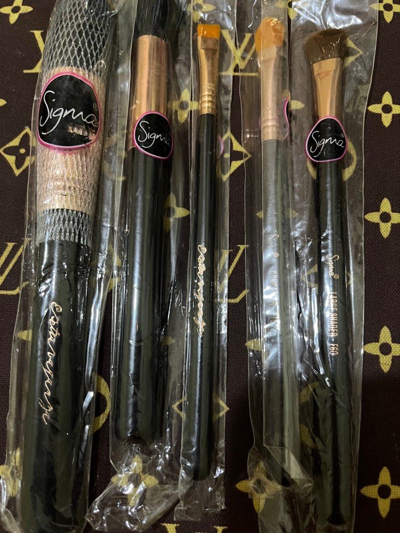 Sigma brushes set extravaganza (Category: Makeup) located in Cavite. Submitted by ekasbeautyandtoysroom (Listing ID 1433835736, Image 2). Description: Original authentic sigma brushes set for sale for only 1,500 (Brushes worth 3500) Great investment to your branded make up brushes collection Wysiwyg Pm me if interested .