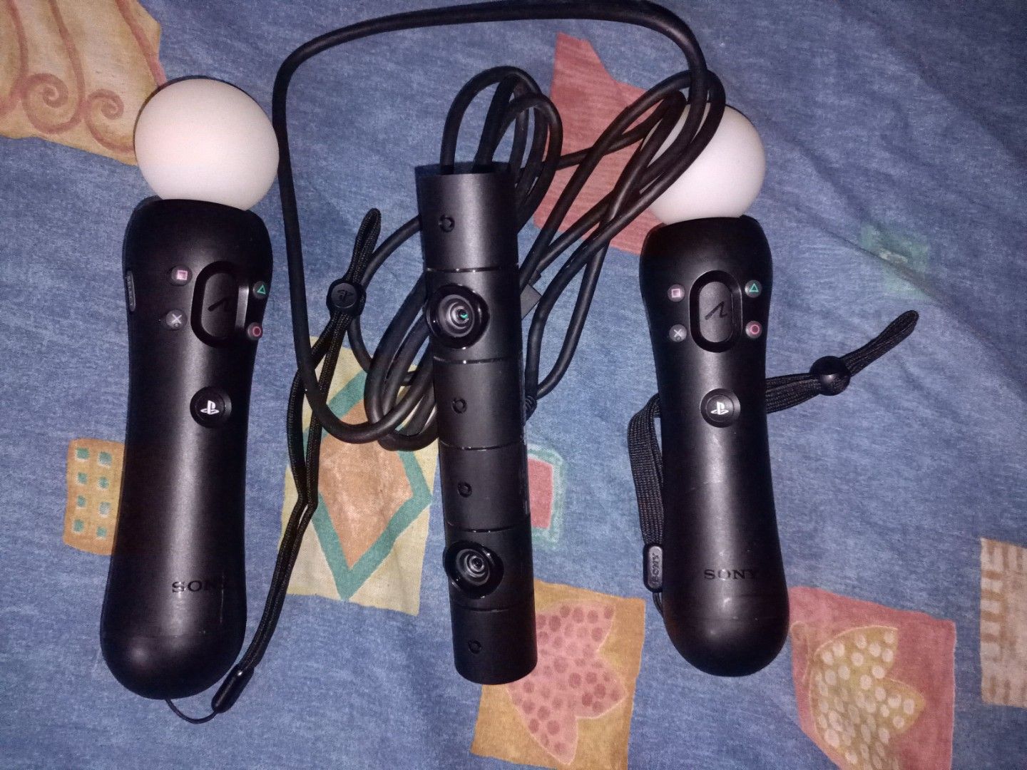 Sony PlayStation VR Move Controllers + camera, Video Gaming, Gaming ...
