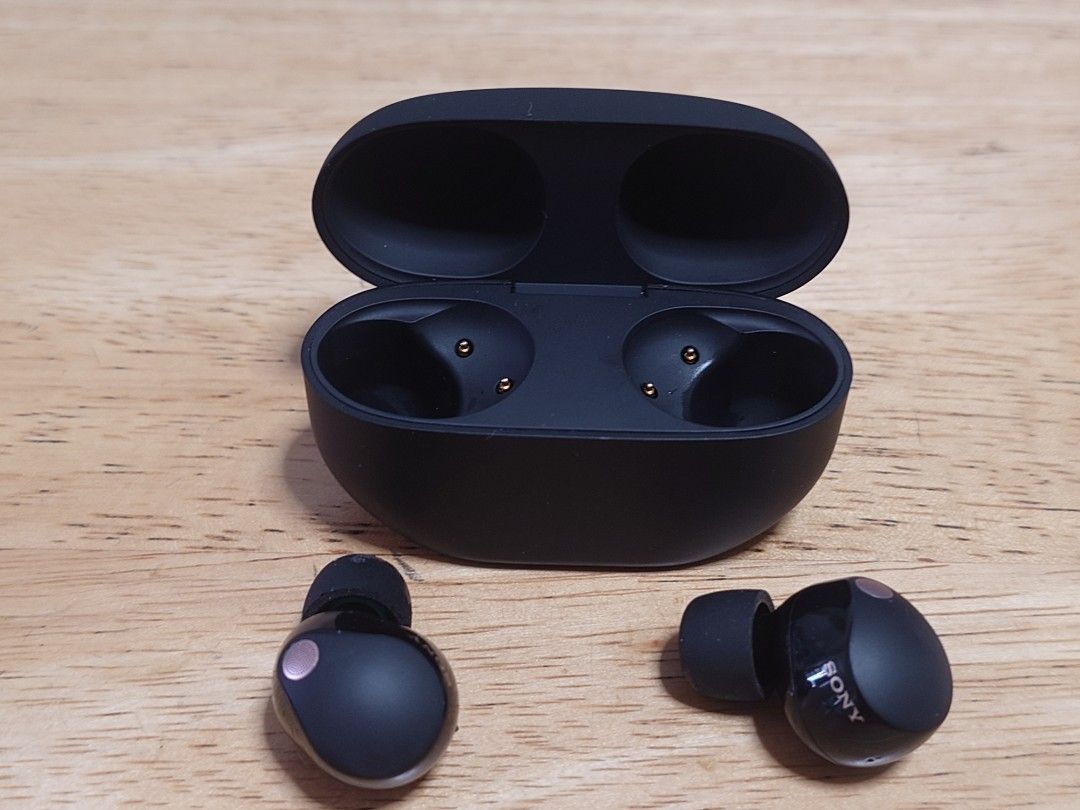 Sony WF-1000XM5 Black (Category: Earphones) located in Quezon City. Submitted by yannie0218 (Listing ID 1433799424, Image 3). Description: Sony WF-1000XM5 Noise Cancelling Earphones Black Color.