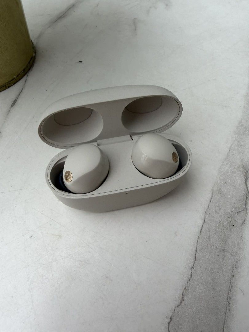 Sony WF-1000XM5 Silver (Category: Earphones) located in Quezon City. Submitted by yannie0218 (Listing ID 1433794506, Image 1). Description: Sony WF-1000XM5 Noise Cancelling Earphones Silver Color.