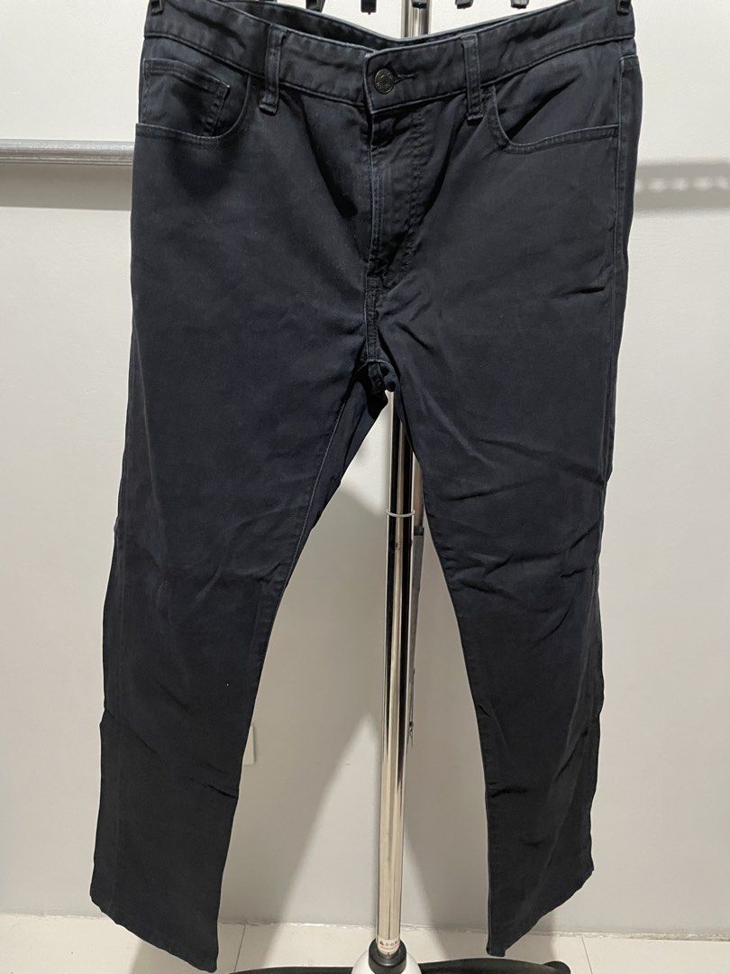 Uniqlo Black Jeans Size 32 (Category: Jeans) located in Taytay. Submitted by annequeen88 (Listing ID 1433876271, Image 1). Description: - Uniqlo Black Jeans - Size: 32 (82cm) - Material: 99% Cotton, 1% Spandex - Features: Five-pocket design, button and zipper closure - Made in Cambodia - Condition: Good.