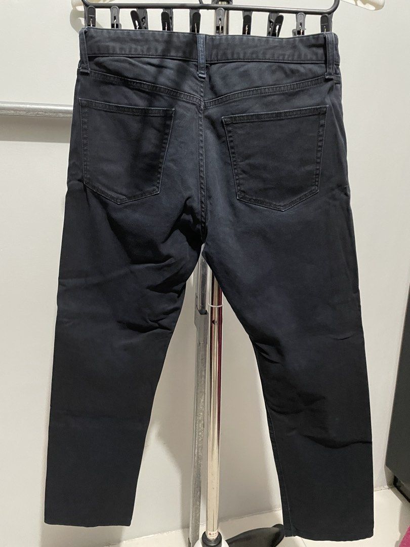 Uniqlo Black Jeans Size 32 (Category: Jeans) located in Taytay. Submitted by annequeen88 (Listing ID 1433876271, Image 2). Description: - Uniqlo Black Jeans - Size: 32 (82cm) - Material: 99% Cotton, 1% Spandex - Features: Five-pocket design, button and zipper closure - Made in Cambodia - Condition: Good.