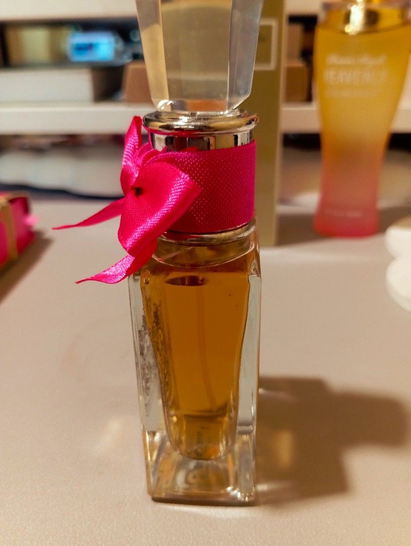 Viva La Juicy Perfume (Category: Fragrance & Deodorants) located in Cavite. Submitted by aether-elementph_11 (Listing ID 1433785226, Image 2). Description: Juicy Couture Perfume Original 📍 Italy 🇮🇹.