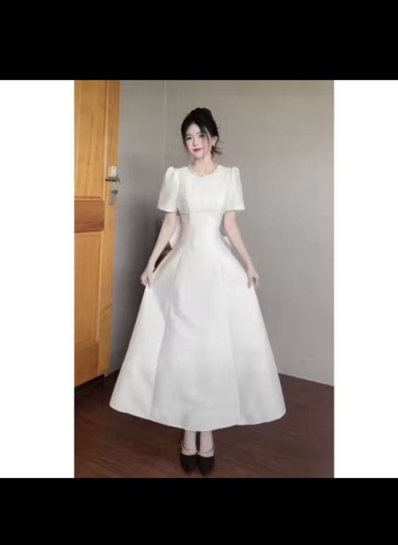 RUSH SALE! White Elegant Party, Wedding Dress (Category: Dresses) located in Quezon City. Submitted by cathian (Listing ID 1433899199, Image 2). Description: Party Dress/Wedding Dress Color: White Size: M (Please refer sa size sa pictures) rfs: Di kasya sakin. Good for civil or intimate weddings. -May detachable ribbon sa likod.