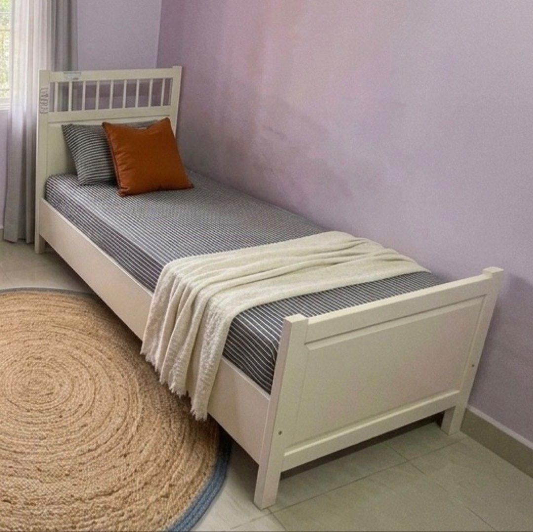 White Single Bed Frame (Solid) (Category: Bed Frames & Mattresses) located in Petaling Jaya. Submitted by the.timeless (Listing ID 1433799645, Image 1). Description: White single bed frame with headboard and footboard. Includes mattress. (Very new).