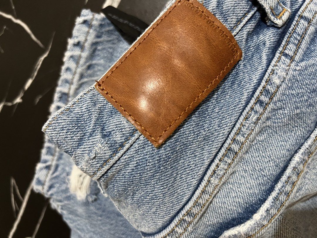 Zara Denim Jeans EUR 36 (Category: Jeans) located in Cabanatuan. Submitted by imported2023 (Listing ID 1433900287, Image 2). Description: - Zara denim jeans - Light blue wash - Size: EUR 36, USA 4, MEX 26 - Made in Turkey - Features a leather patch - Classic five-pocket design - Button closure.