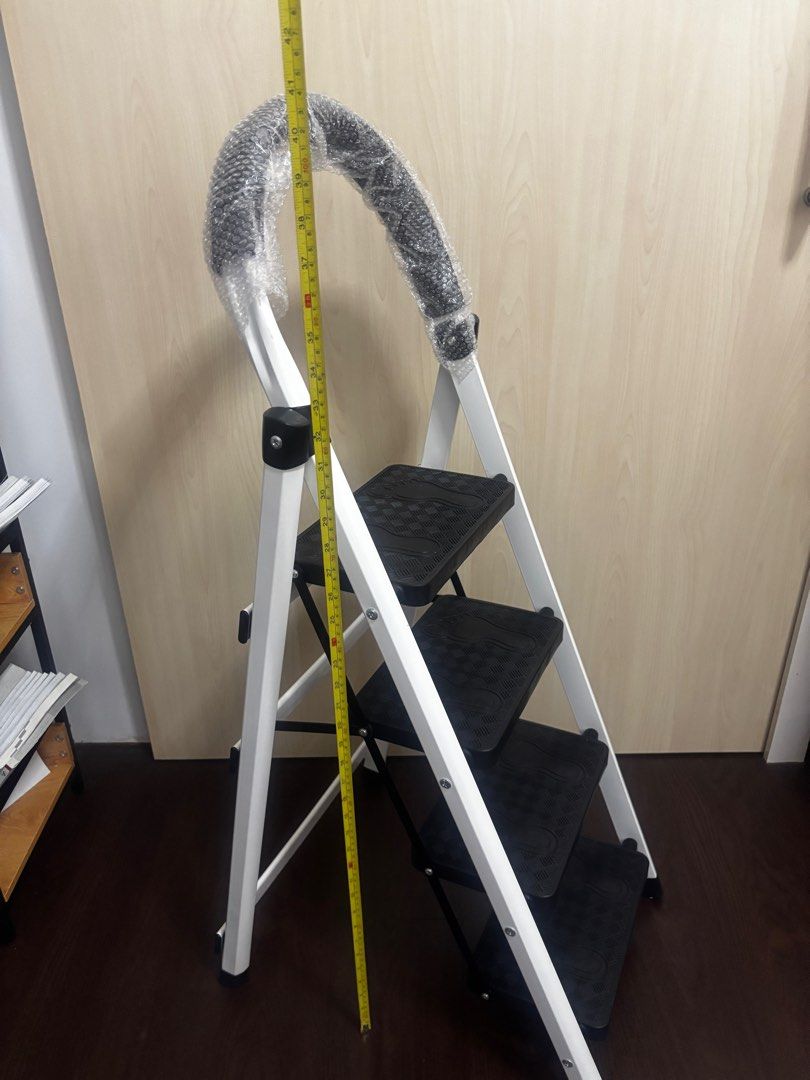 4 step ladder439493323181926402