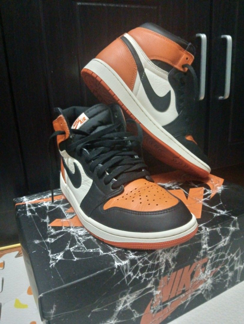 AIR JORDAN 1 HIGH OG SHATTERED BACKBOARD (Category: Sneakers) located in Manila. Submitted by ejay1001 (Listing ID 1434094160, Image 3). Description: FOR SALE ORIGINAL AND AUTHENTIC 💯💎 Air jordan 1 high og shattered backboard 2025 size US 9 condition 9/10💎 5x used 5900 only pasig 📍.