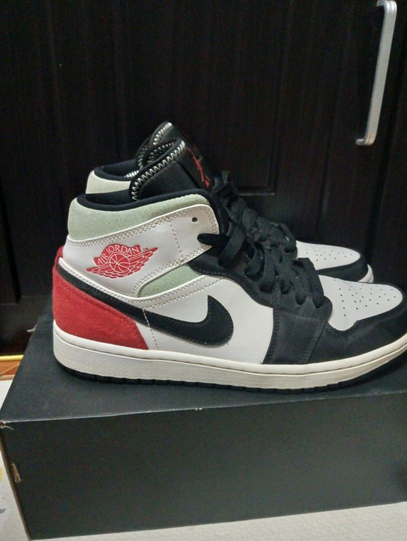 AIR JORDAN 1 MID SE union black toe (Category: Sneakers) located in Manila. Submitted by ejay1001 (Listing ID 1434094916, Image 3). Description: FOR SALE Air jordan 1 mid se UNION BLACK TOE size US 9 condition 9/10💎 isang beses lang nagamit nung nag states lang‼️ 4500 only pasig 📍.