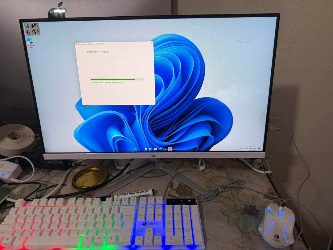 All in one Pc 24inches frameless (Category: Desktops) located in Manila. Submitted by senyorita52534 (Listing ID 1433980535, Image 3). Description: 24 inches All in One PC I5 3rd gen Intel UHD Graphics 4000 8gb ram 128gb ssd Windows 11 pro OS Ms office installed Free mouse and keyboard 💸💸 5,800 each Location: San Andres bukid manila Pick up or deliver.