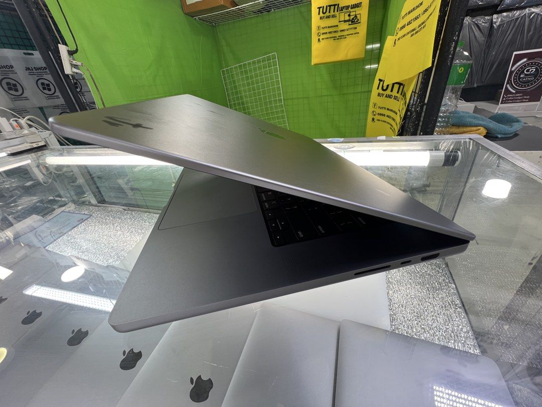 Apple MacBook Pro 16-inch M1 Pro 2021 (Category: Laptops & Notebooks) located in Manila. Submitted by vaniextura (Listing ID 1434049498, Image 3). Description: - MacBook Pro 16-inch with M1 Pro chip - 16GB memory - 488.2GB storage - 16-inch Liquid Retina XDR display (3456 x 2234) - Battery cycle count: 30 (Normal condition) - Includes original charger - Good working condition -Max capacity 100%.