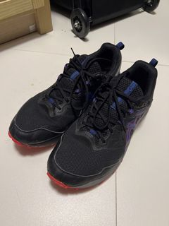 （分類：）位於 。 由 LargeShoesCollector 提交（商品編號 1407662662，圖片 1）。簡介： 。