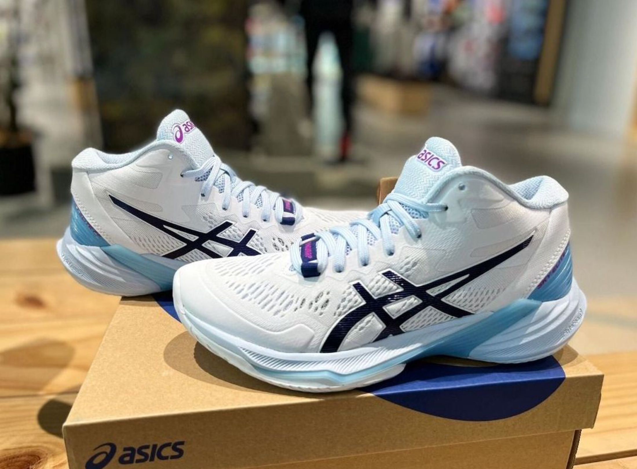 Asics Sky Elite FF White Black Blue (Category: Sneakers) located in Singapore. Submitted by shnexz1521 (Listing ID 1433991216, Image 3). Description: School, work, or play ✌️ Brand: Asics Style: Asics Sky Elite FF White Black Blue Brand new, quality guaranteed Free shipping, cash on delivery ~3 day photo confirm Sizes available — ask me 💬.
