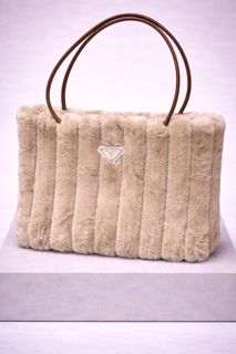 (Category: ) located in . Submitted by stoneeboutique (Listing ID 1434051030, Image 1). Description: .