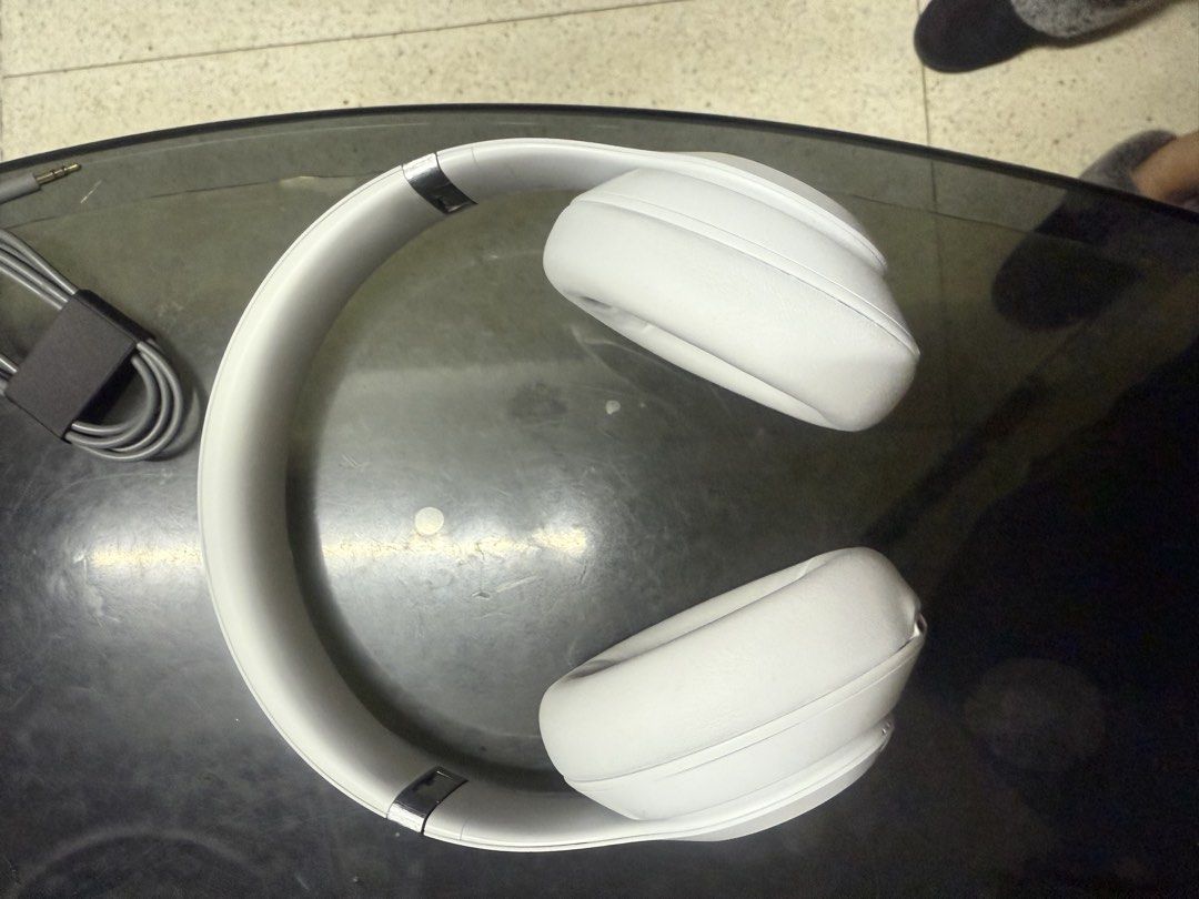 Beats Studio Pro Premium Wireless Headphones - Matte White (Category: Headphones & Headsets) located in Paranaque City. Submitted by esprit23 (Listing ID 1434076790, Image 3). Description: Bought in US Only used twice RFS: need to declutter some headphones.