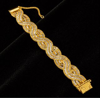 (Category: ) located in . Submitted by midahsfashion (Listing ID 1355308108, Image 1). Description: .