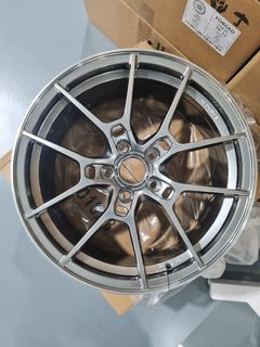 (Category: ) located in . Submitted by wheels_tyres_battery (Listing ID 1433990960, Image 1). Description: .