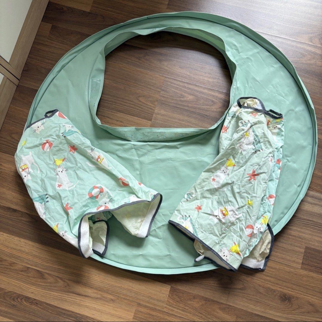 Bubsmamy baby toddler high chair foldable tray cover with 2 bibs (attach to tray with Velcro) (Category: Weaning & Toddler Feeding) located in Singapore. Submitted by carpediem_ (Listing ID 1434065860, Image 1). Description: .