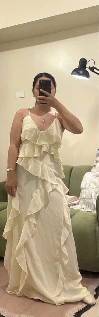 Butter Yellow Ruffle Maxi Dress (Category: Dresses) located in Taguig. Submitted by ellie.belles (Listing ID 1425272191, Image 2). Description: Butter yellow maxi dress in small! BNWT. Bought for 1090 php .