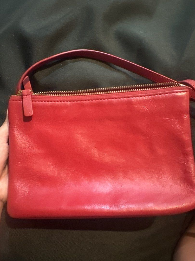 Celine Red Leather Crossbody Bag (Category: Luxury Bags & Wallets) located in San Pablo. Submitted by ther____ (Listing ID 1434117638, Image 3). Description: Guaranteed authentic.