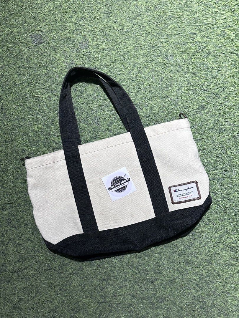 Champion Hand Bag (Category: Shoulder Bags) located in Dasmarinas. Submitted by takuya_ (Listing ID 1434044311, Image 1). Description: champion Hand bag unisex used gently legit and authentic.