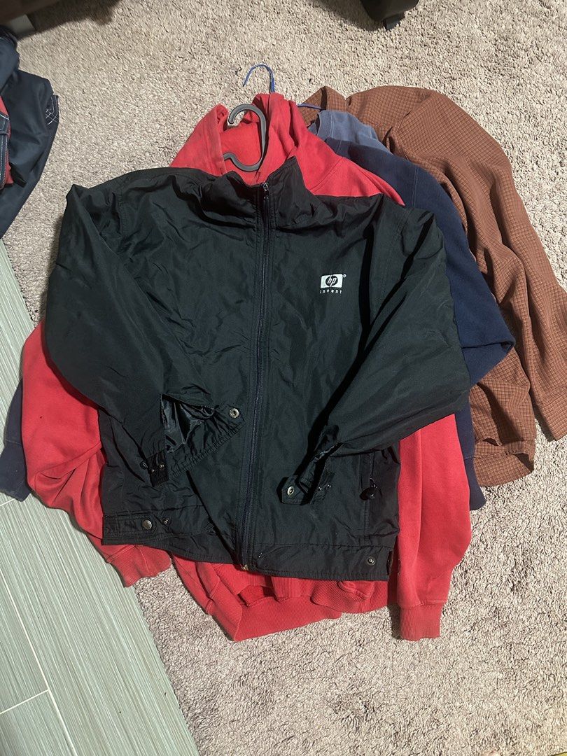 Cheap Jackets bundle (Category: Coats, Jackets and Outerwear) located in Singapore. Submitted by nullstudios (Listing ID 1434154608, Image 1). Description: - jacket bundle - Includes: - Black windbreaker (with hp logo) (S/XS) - Blue fleece jacket (M) - Selling as a bundle.