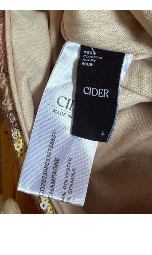 Cider floral sequined Top and Skirt (Category: Sets or Coordinates) located in Cavite. Submitted by charmboutique (Listing ID 1434020309, Image 2). Description: .