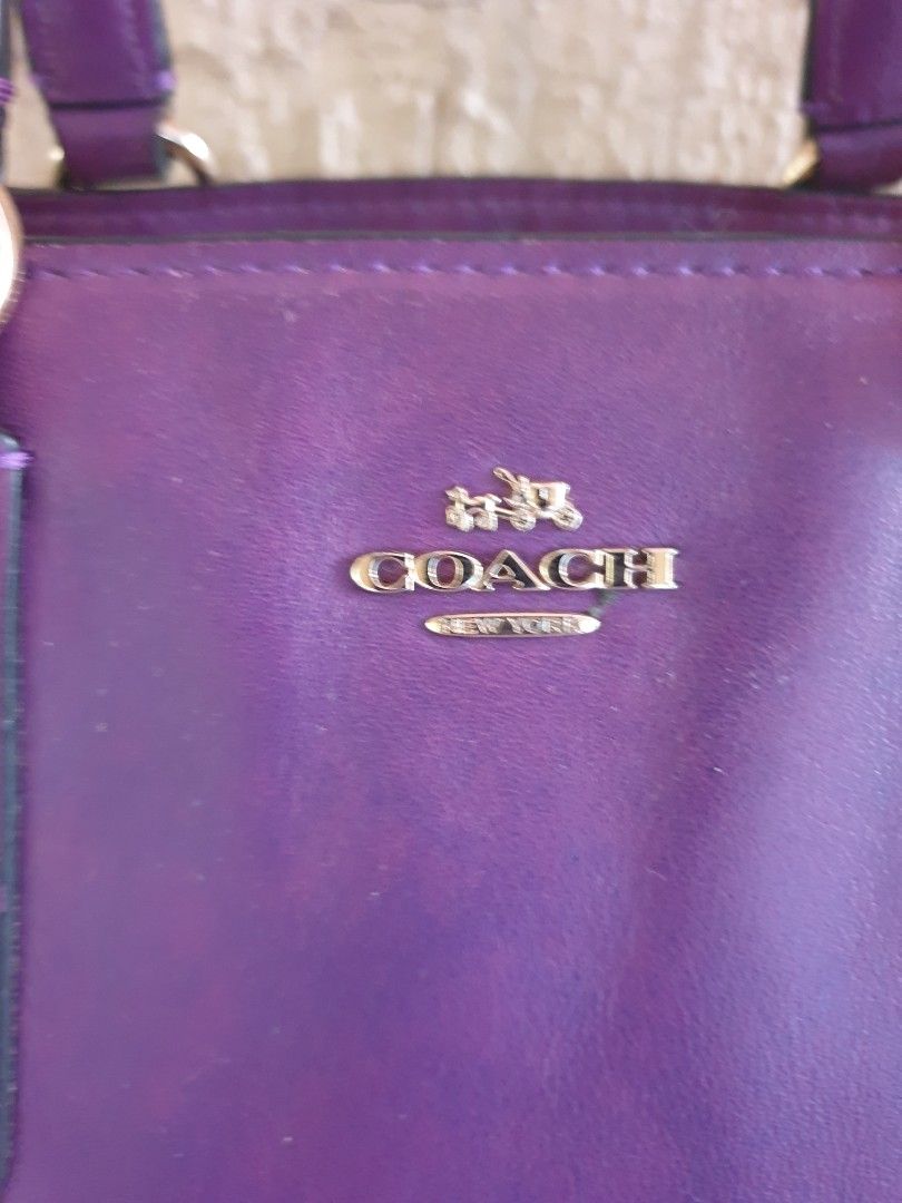 Coach Crosby Mini Carry All (Category: Cross-body Bags) located in Las Pinas. Submitted by anggesmart (Listing ID 1434073544, Image 3). Description: Preloved Coach Crosby Mini Carry All With signs of usage, perfect for daily use Love the Violet/ Purple color!! Accepts bpi or gcash .