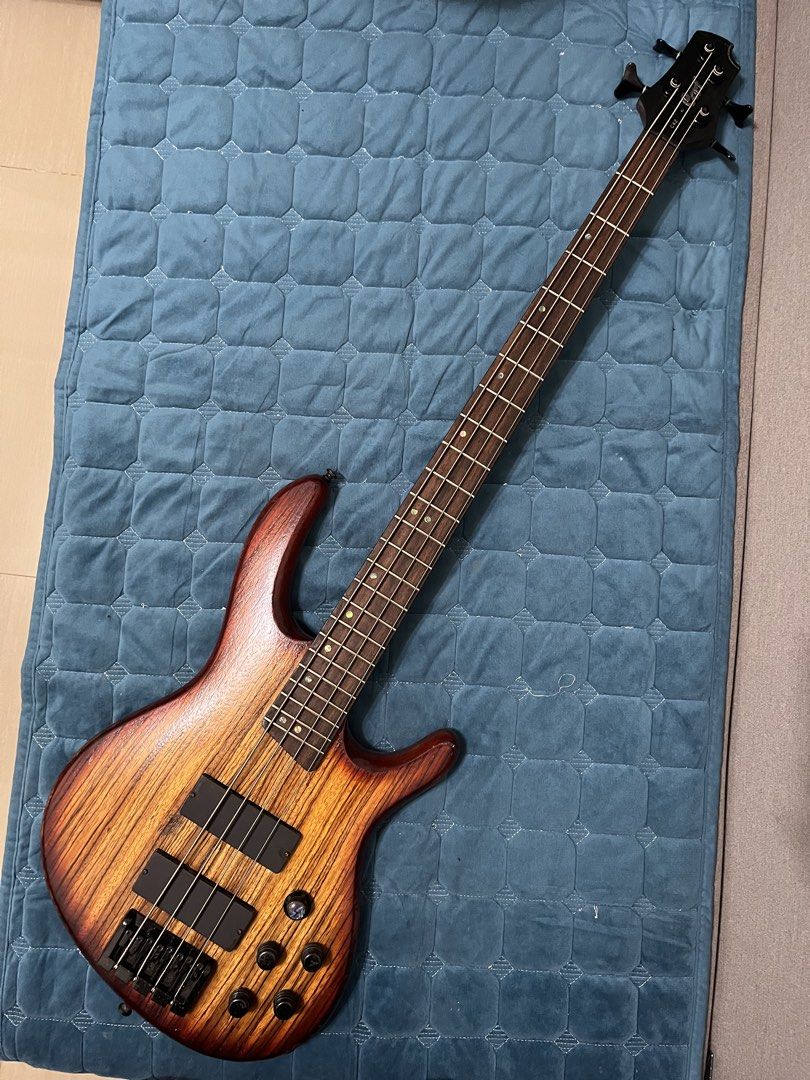 Cort C4Z Bass Guitar (Category: Musical Instruments) located in Cainta. Submitted by caleb0727 (Listing ID 1434148827, Image 1). Description: LOCATION: GREENLAND SUBD, CAINTA PICK UP OR SHIPPING ONLY! PRICE: 13k FIXED •Cort C4Z Bass Guitar 13k FIXED -made in Indonesia -stock pickups -upgraded preamp with 3 band eq -fresh strings -basic setup done -my mga scratches and dents lang so manage your expectations -bass only, no bag.