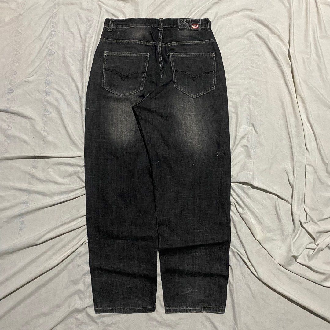 ECKO UNLTD (Category: Jeans) located in Cebu City. Submitted by 1705.archives (Listing ID 1434109046, Image 2). Description: ECKO UNLTD WAIST: 34 LENGTH: 45 THIGH: 15 HEM: 9 FLAWS: last 2 slides (repairable) 🏷️PRICE: 1499 +shipping fee.