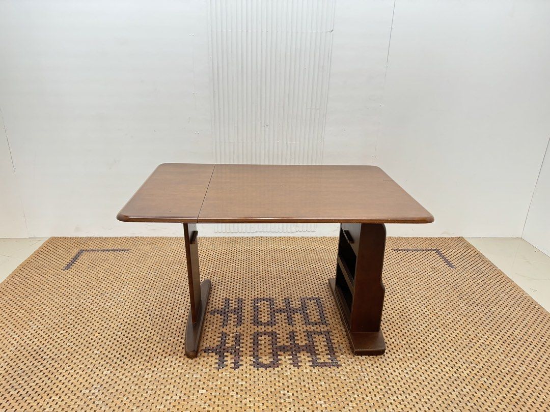 Expandable Dining Table (Category: Tables & Sets) located in Quezon City. Submitted by matetdevis13 (Listing ID 1434053826, Image 2). Description: Expandable Dining Table Price: 4,500 L47/35.5 x W30 x H28.5 In good condition Code MJS15-J4.